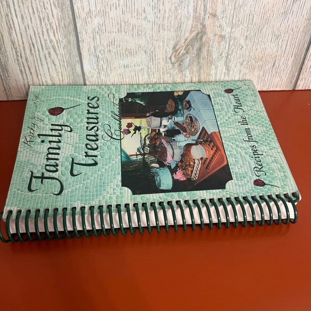 Family Treasures Cookbook Recipes from the Heart Amish Mabel Yoder Spiral Bound
